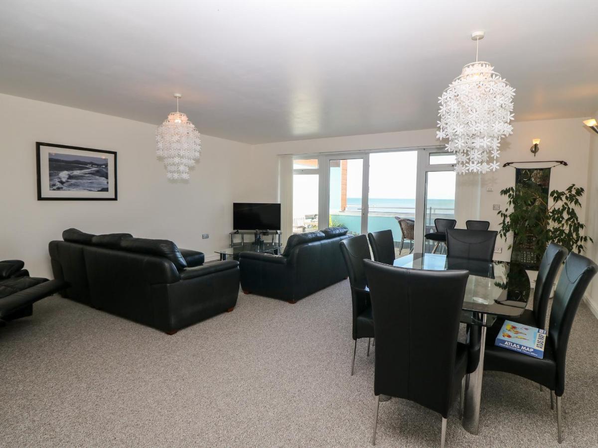 Sea View Apartment Pwllheli Dış mekan fotoğraf