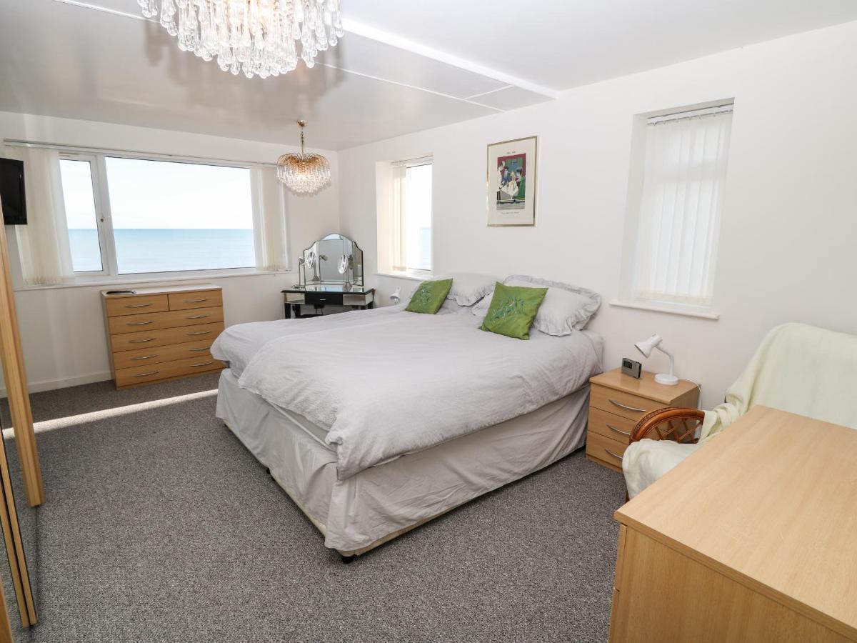 Sea View Apartment Pwllheli Dış mekan fotoğraf