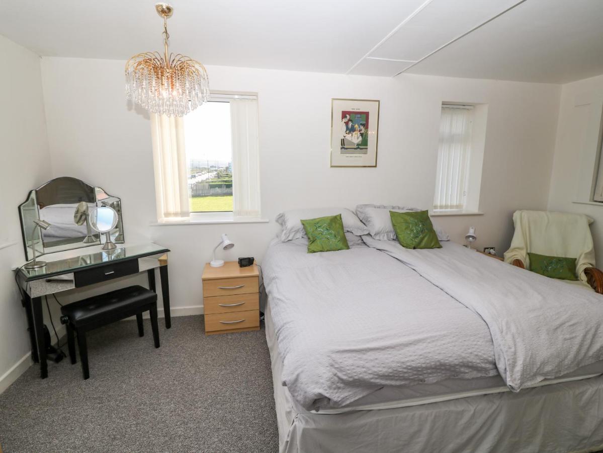 Sea View Apartment Pwllheli Dış mekan fotoğraf